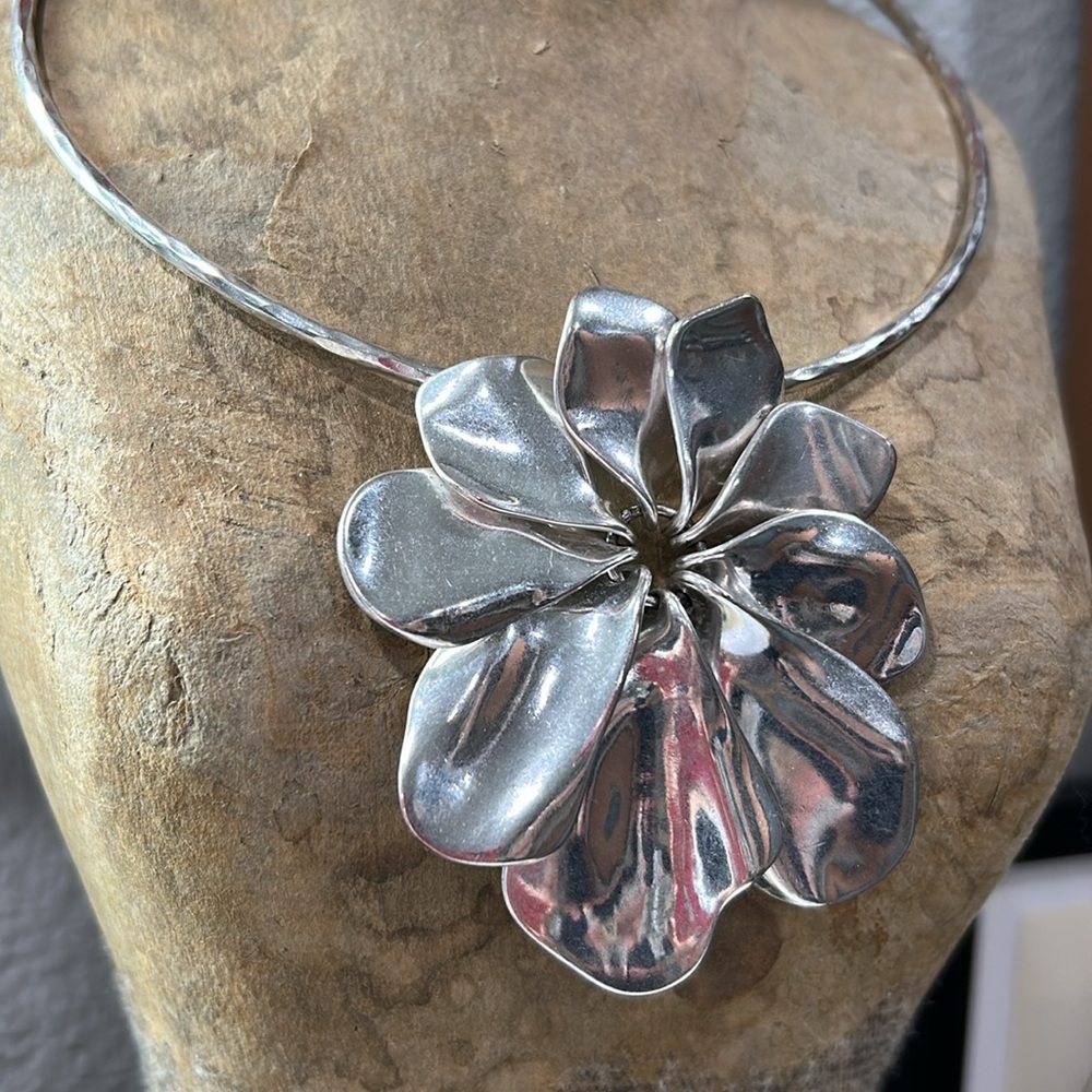 Silver Robert Lee Morris Floral Necklace RLM SoHo hammered slide EUC